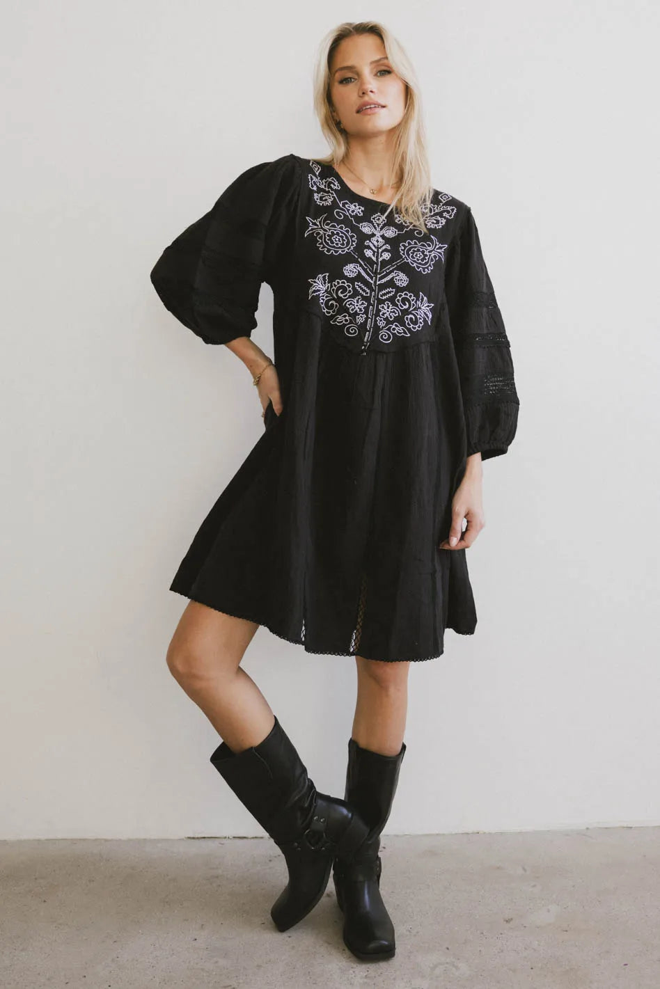 Mini dresses with fringe for a bohemian style Serendipity Embroidered Midi Dress in Black Mini dresses with fringe for a bohemian style Serendipity Embroidered Midi Dress in Black