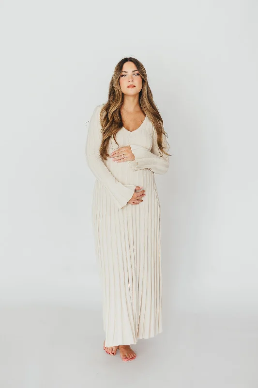 Midi dresses with printed lining for a hidden and stylish detail Hadley Long Sleeve V-Neck Knit Maxi Dress in Cream Taupe Midi dresses with printed lining for a hidden and stylish detail Hadley Long Sleeve V-Neck Knit Maxi Dress in Cream Taupe