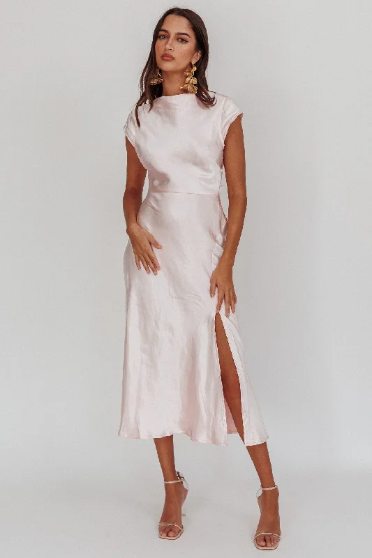 Midi dresses with patchwork patterns for a one - of - a - kind style Lucinda Twist Back Midi Dress Blush Midi dresses with patchwork patterns for a one - of - a - kind style Lucinda Twist Back Midi Dress Blush