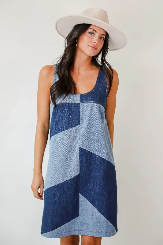 Mini dresses with gathered skirts for a voluminous effect Sincerely Poised Denim Color Block Mini Dress Mini dresses with gathered skirts for a voluminous effect Sincerely Poised Denim Color Block Mini Dress