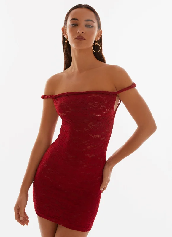 Mini dresses with halter necks for a stylish choice Arabella Lace Twist Shoulder Mini Dress - Red Mini dresses with halter necks for a stylish choice Arabella Lace Twist Shoulder Mini Dress - Red