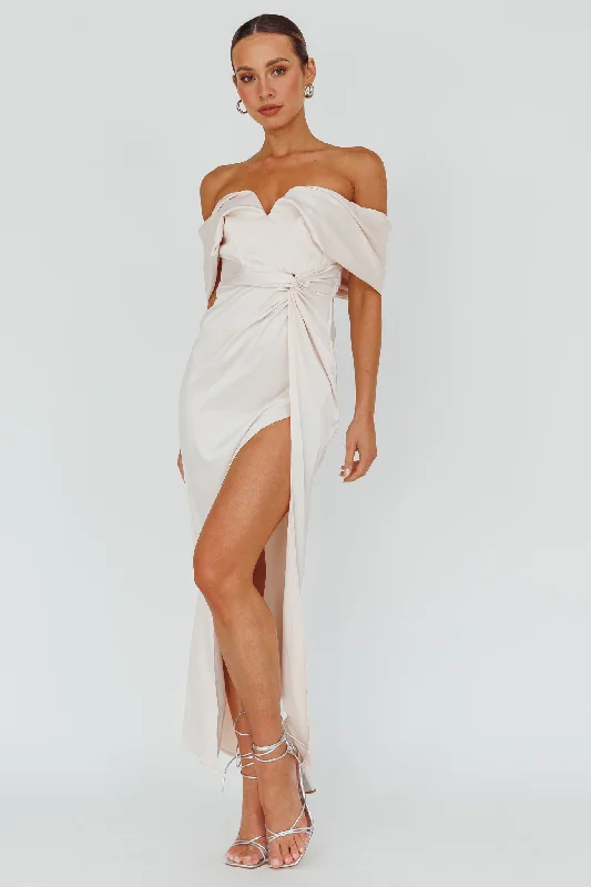 Sleeveless midi dresses with lace details for summer weddings Amaryllis Off-Shoulder Twist Maxi Dress Pearl Sleeveless midi dresses with lace details for summer weddings Amaryllis Off-Shoulder Twist Maxi Dress Pearl