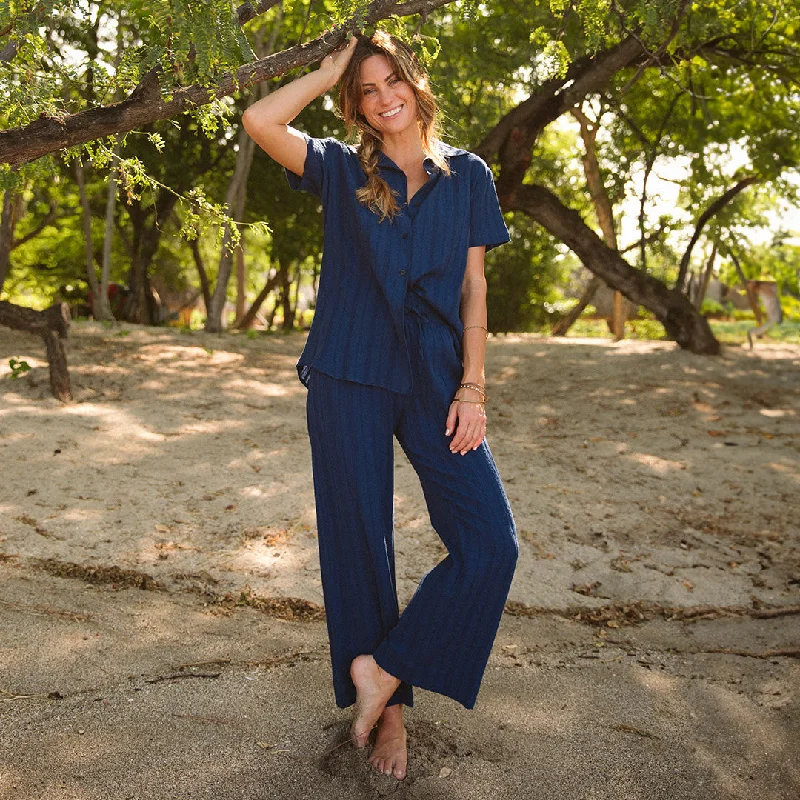 Bootcut Style Women's Stretch Denim Jeans in Dark WashCabana Pants, Navy