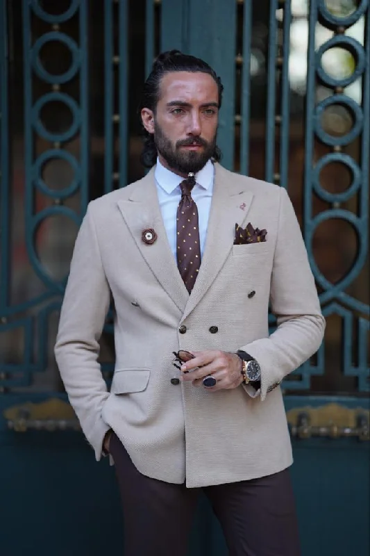 Men's Lightweight Linen - Blend Blazer in Beige for a Casual and Comfortable Summer EnsembleAvion Beige Slim Fit Peak Lapel Blazer Men's Lightweight Linen - Blend Blazer in Beige for a Casual and Comfortable Summer EnsembleAvion Beige Slim Fit Peak Lapel Blazer