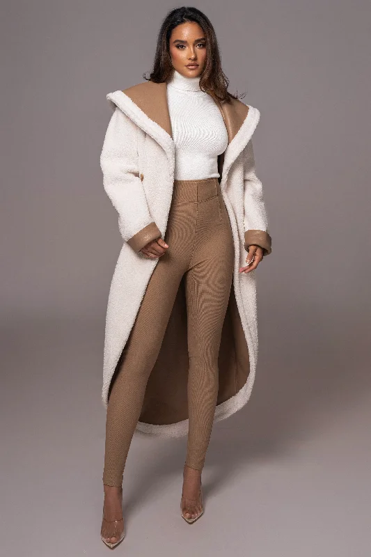 Mid - length women's down coats in a slim fit for a modern and sleek appearanceTan Jaida Reversible Teddy Coat Mid - length women's down coats in a slim fit for a modern and sleek appearanceTan Jaida Reversible Teddy Coat