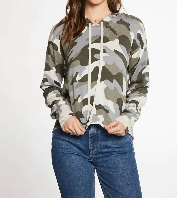 Belted women's cashmere coats in soft pastels for a luxurious feelCamo Long Sleeve Hoodie Belted women's cashmere coats in soft pastels for a luxurious feelCamo Long Sleeve Hoodie