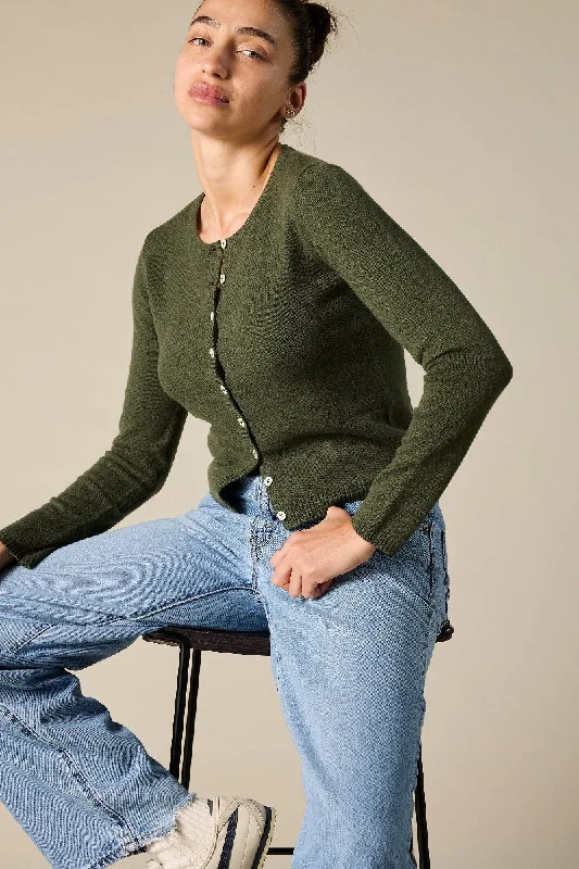 boyfriend style women cardigan for a relaxed fitCashmere Ines Crew Cardigan in Hunter Green boyfriend style women cardigan for a relaxed fitCashmere Ines Crew Cardigan in Hunter Green