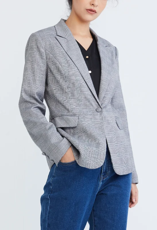 hand knitted women cardigan with artisanal charmSmart Boxy Blazer