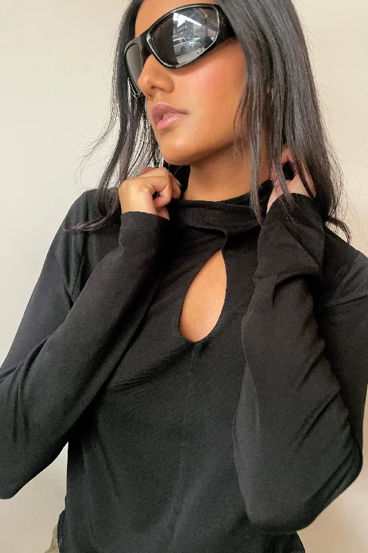 boyfriend style women cardigan for a relaxed fitMOCKNECK TOP WITH FRONT CUTOUT