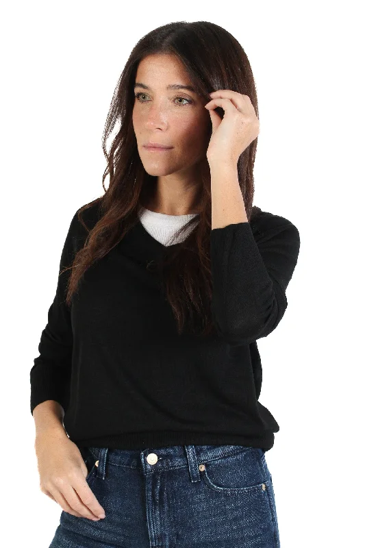 Plus Size Women's Belted Cable Knit SweatersBlack V-neck Sweater
