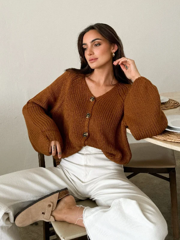 High - Low Hem Women's Cashmere - Blended SweatersCinnamon Chunky Knit Sweater