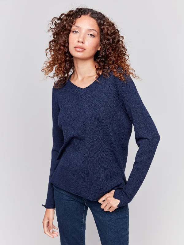 Plus Size Women's Ruffled Hem Sweaters in Floral PrintsBasic V-Neck Sweater - Navy