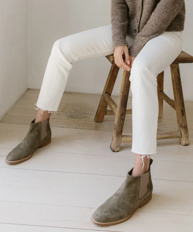 Empire Waist Women's Alpaca Wool Sweater Dresses in Earthy TonesSuede Chelsea Boot
