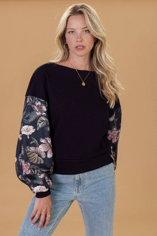 Boat Neck Women's Merino Wool Sweaters in Neutral ShadesSweater Caelia Black Orchids Boat Neck Women's Merino Wool Sweaters in Neutral ShadesSweater Caelia Black Orchids
