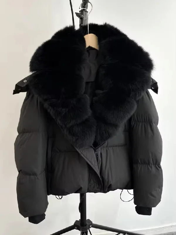 Women's cropped down jackets in bold colors for a sporty and fashionable winter outfitLuxurious Women's Duck Down Jacket with Natural Fur Collar & Removable Hood Women's cropped down jackets in bold colors for a sporty and fashionable winter outfitLuxurious Women's Duck Down Jacket with Natural Fur Collar & Removable Hood
