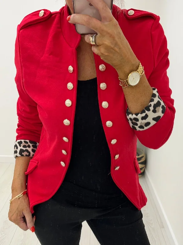 Women's quilted puffer jackets in a cropped silhouette for a modern twistRed Kyla jacket Women's quilted puffer jackets in a cropped silhouette for a modern twistRed Kyla jacket