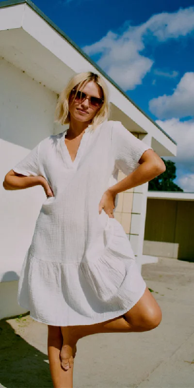 Strapless Women Dress with a Built - in Bra for Comfort and Support Strapless Women Dress with a Built - in Bra for Comfort and Support B.Young Loose Cotton Dress, white Strapless Women Dress with a Built - in Bra for Comfort and Support Strapless Women Dress with a Built - in Bra for Comfort and Support B.Young Loose Cotton Dress, white
