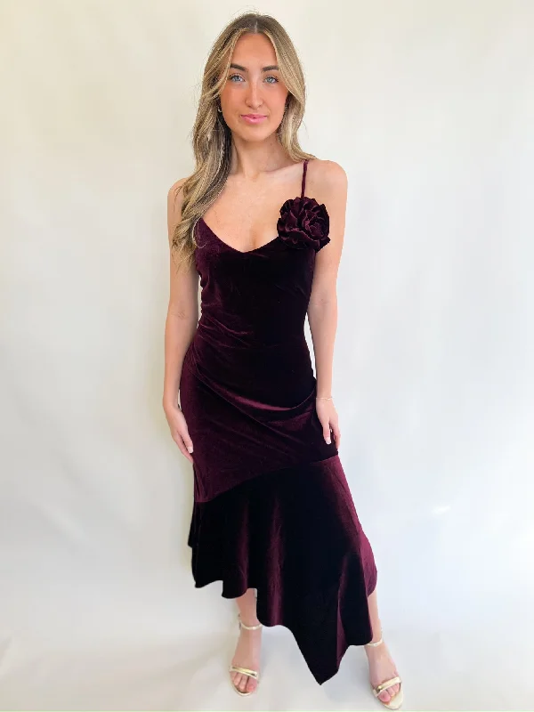 Sleeveless Women Dress in Bright Colors for Summer Parties Sleeveless Women Dress in Bright Colors for Summer Parties Lucille Wine Dress