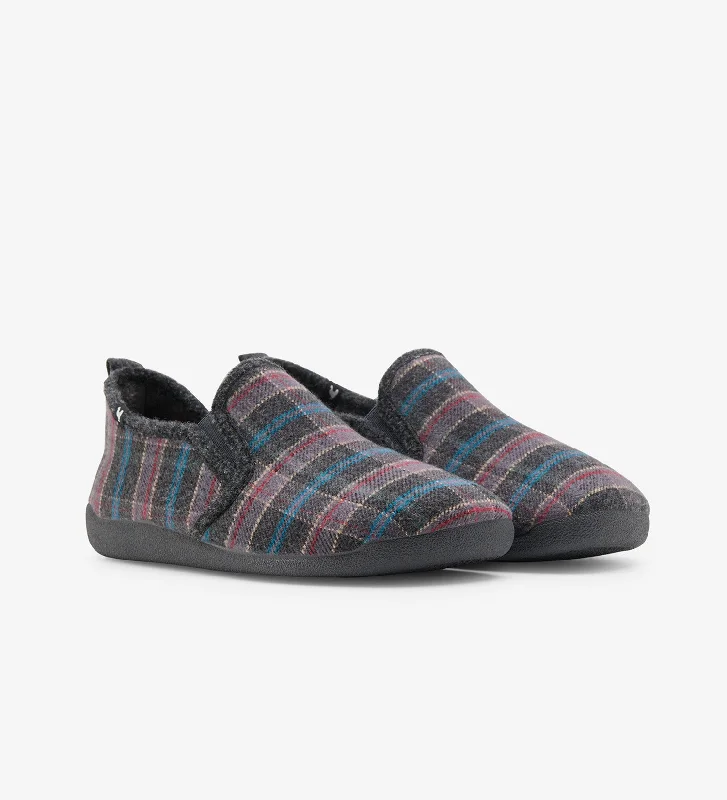 Men's slippers with a breathable fabric upperPitas old timer eco felt slippers, grippy rubber soles