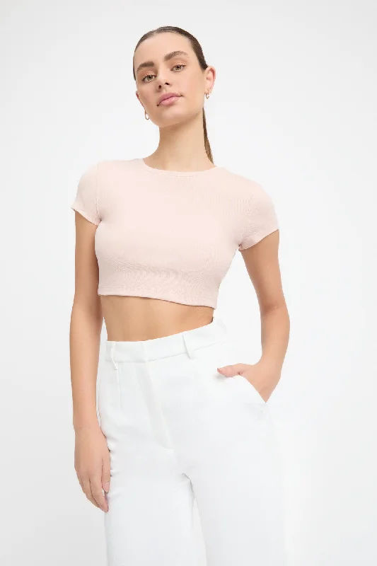 Camouflage - Print Women's Crop Top in Olive for a Trendy and Edgy StyleAlana Crop