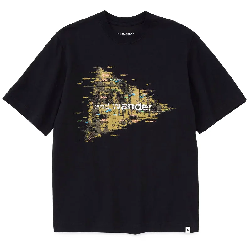 Geo - print polo shirt for a contemporary styleAnd Wander Womens Noizy Logo Printed T-Shirt Black Geo - print polo shirt for a contemporary styleAnd Wander Womens Noizy Logo Printed T-Shirt Black