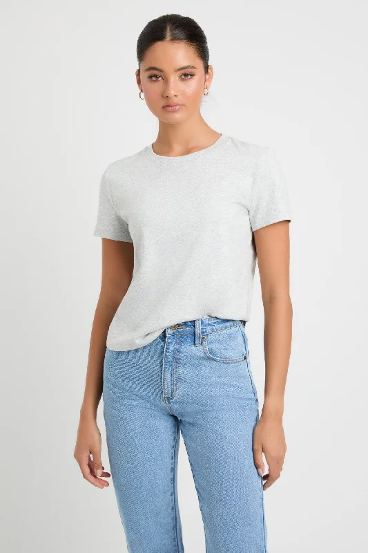 Puff - Sleeve Women's Crop Top in Pastel Green for a Retro and Fashion - Forward OutfitAvery Tee Puff - Sleeve Women's Crop Top in Pastel Green for a Retro and Fashion - Forward OutfitAvery Tee