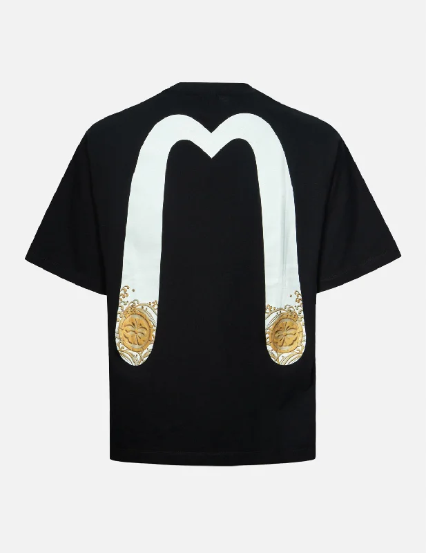 Men's antimicrobial t - shirts for odor - free freshness during travelDaicock and Gold Kamon Print Relax Fit T-shirt Men's antimicrobial t - shirts for odor - free freshness during travelDaicock and Gold Kamon Print Relax Fit T-shirt