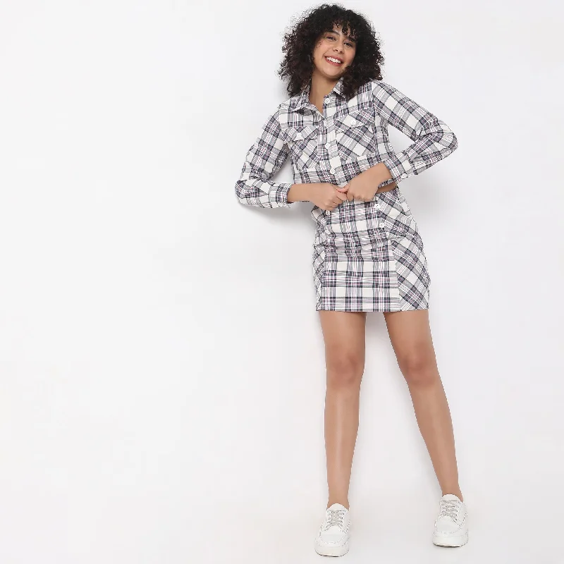 Linen Women Shorts for Breathable Comfort in Hot WeatherRegular Fit Checkered Mid Rise Skirts Linen Women Shorts for Breathable Comfort in Hot WeatherRegular Fit Checkered Mid Rise Skirts