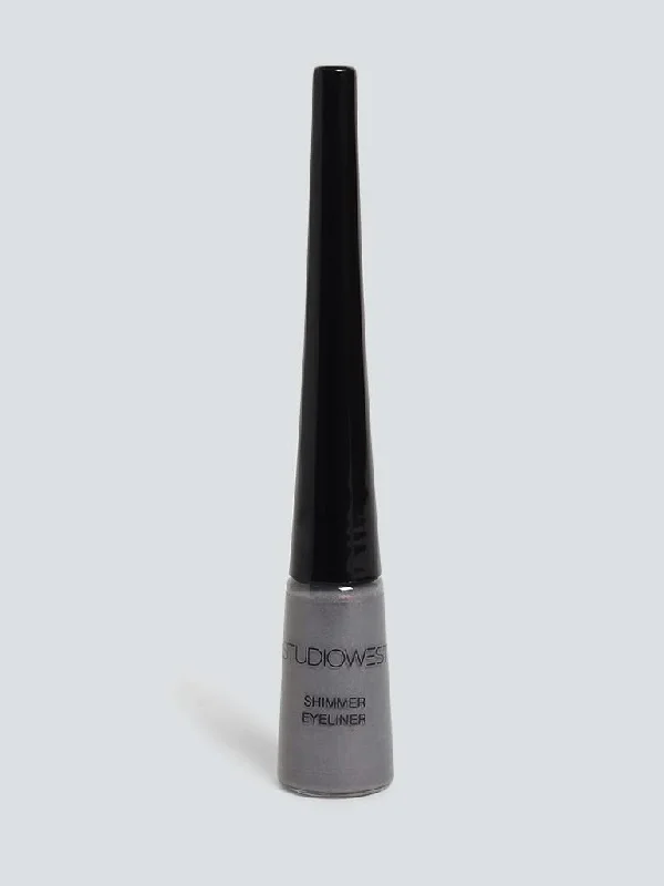 Leather Look Women Shorts for an Edgy and Chic StyleStudiowest Diamond Shimer Eyeliner - DI-01 Leather Look Women Shorts for an Edgy and Chic StyleStudiowest Diamond Shimer Eyeliner - DI-01