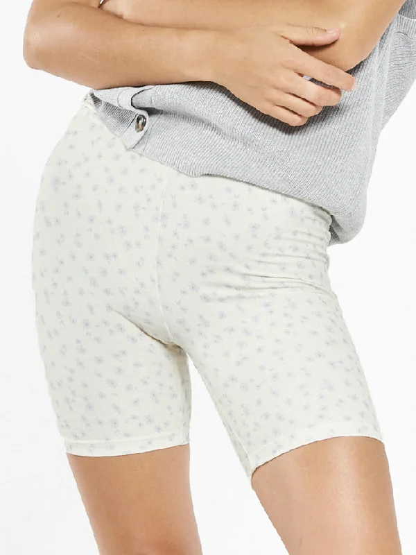 Linen Women Shorts for Breathable Comfort in Hot WeatherValery Long Leg Bike Short - Sunlight Linen Women Shorts for Breathable Comfort in Hot WeatherValery Long Leg Bike Short - Sunlight